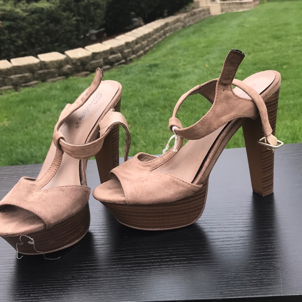 Heels - Picture 3 of 6